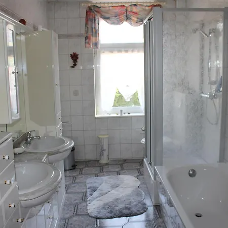 Private Grosse * Naumburg (Saale)